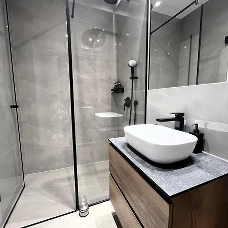Suite Stay At 8 Split Exterior photo